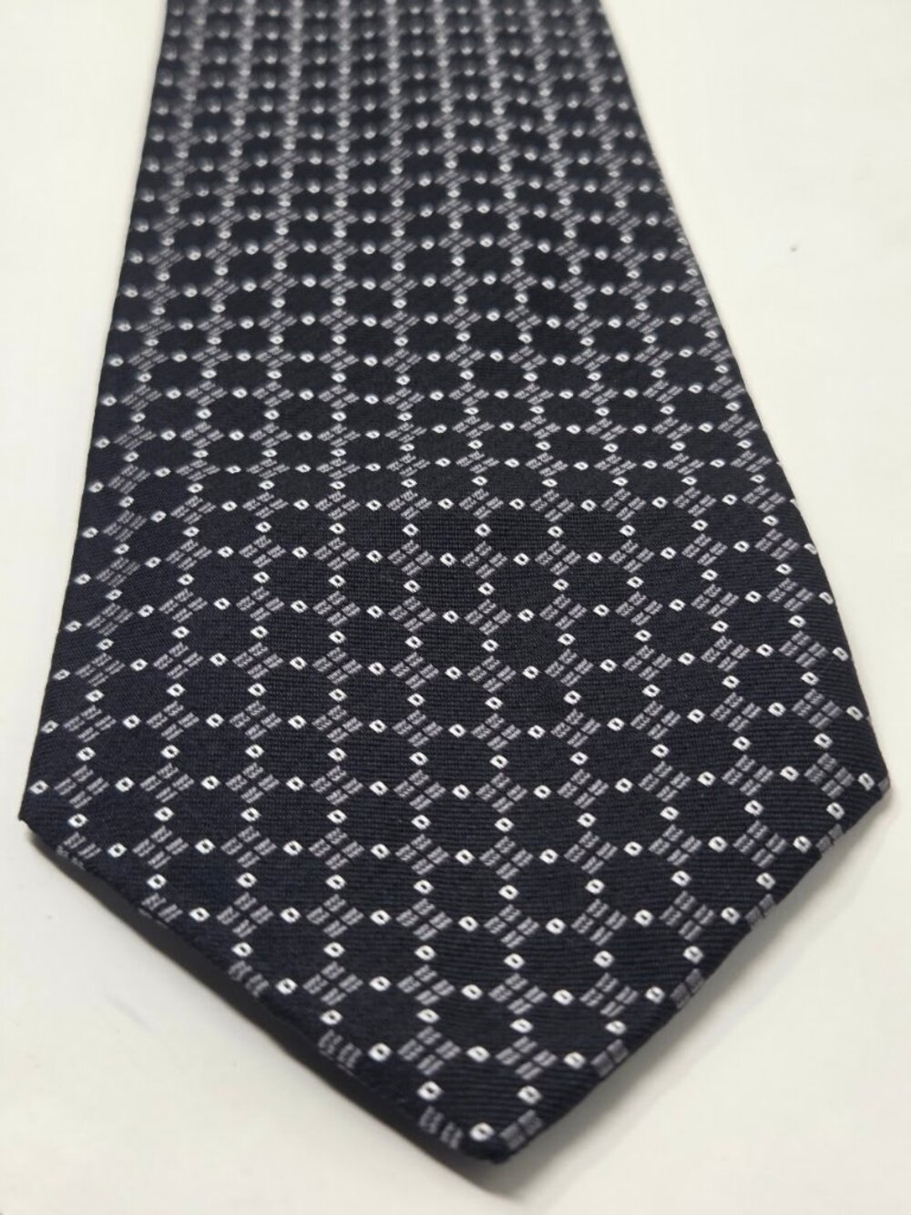 Ralph Lauren Mens 100 Percent Silk Tie 55 Inch Black Gray Geometric